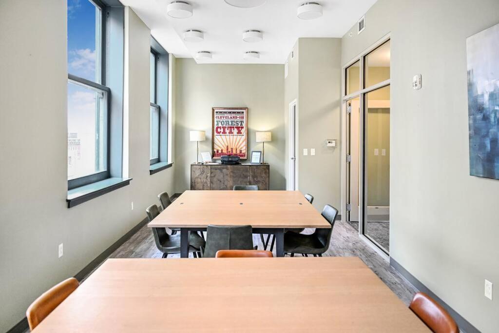 2Br Unit In The Heart Of Dt On Playhouse Square, With Pool And Gym Access-1106 Lejlighed Cleveland Eksteriør billede