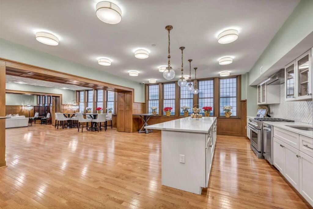 2Br Unit In The Heart Of Dt On Playhouse Square, With Pool And Gym Access-1106 Lejlighed Cleveland Eksteriør billede