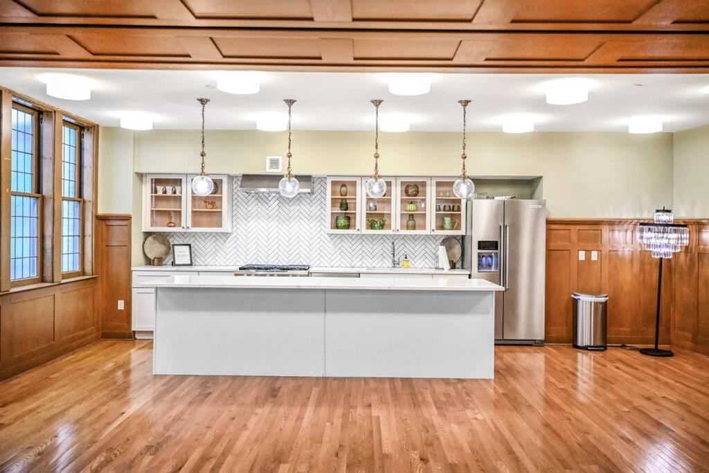 2Br Unit In The Heart Of Dt On Playhouse Square, With Pool And Gym Access-1106 Lejlighed Cleveland Eksteriør billede